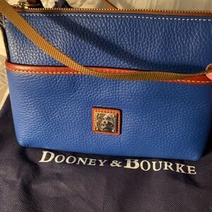 Dooney & Bourke crossbody bag